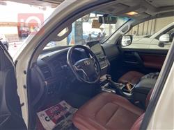 تۆیۆتا لاند کروزەر